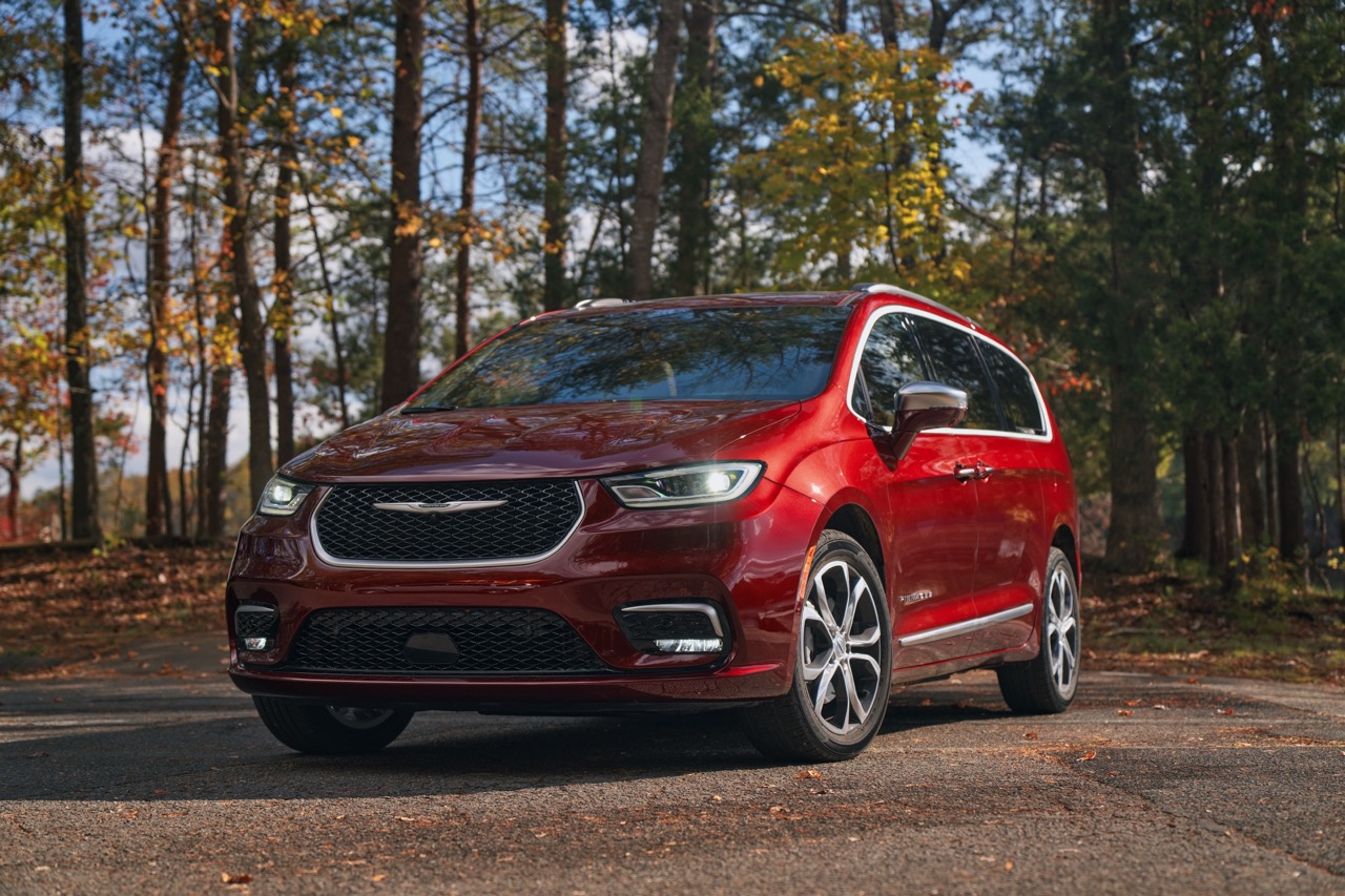 2021 Chrysler Pacifica Pinnacle AWD Red