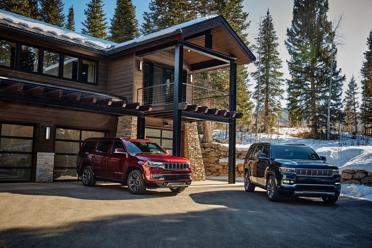2022 Jeep Wagoneer and Grand Wagoneer Cabin