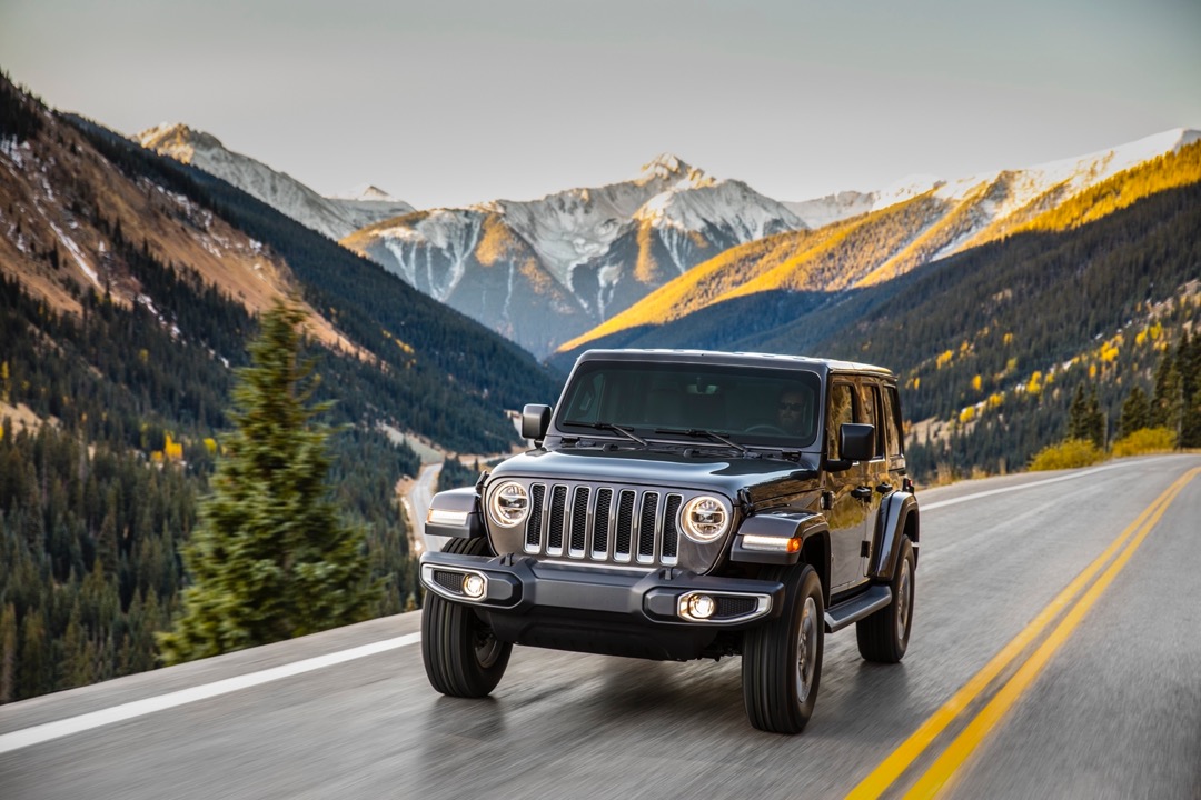 2021 Jeep Wrangler Sahara 4door gray mountains
