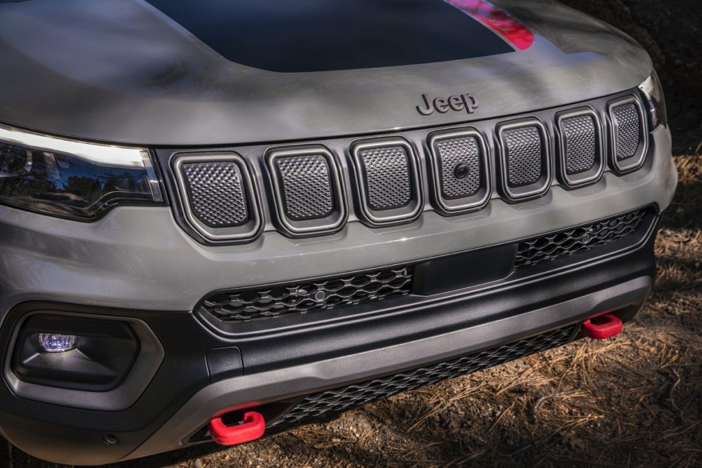 2022 Jeep Compass Trailawk grille pattern