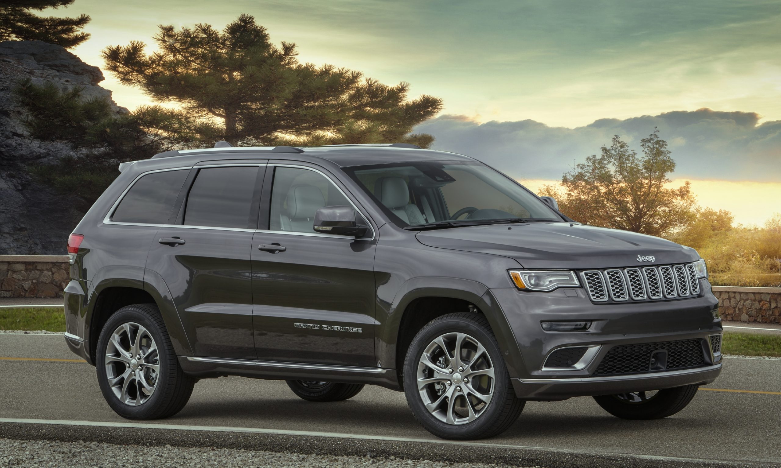 2020 Jeep® Grand Cherokee Summit gray