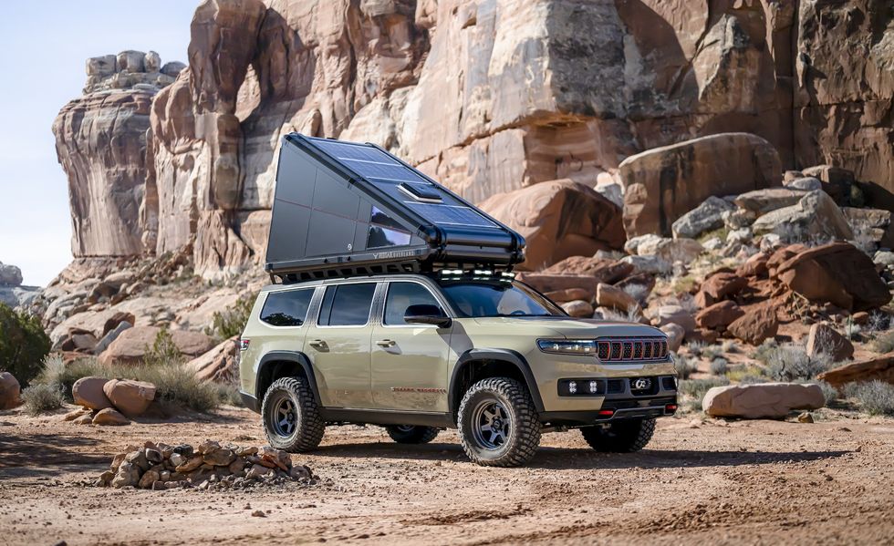 Jeep Grand Wagoneer Overland