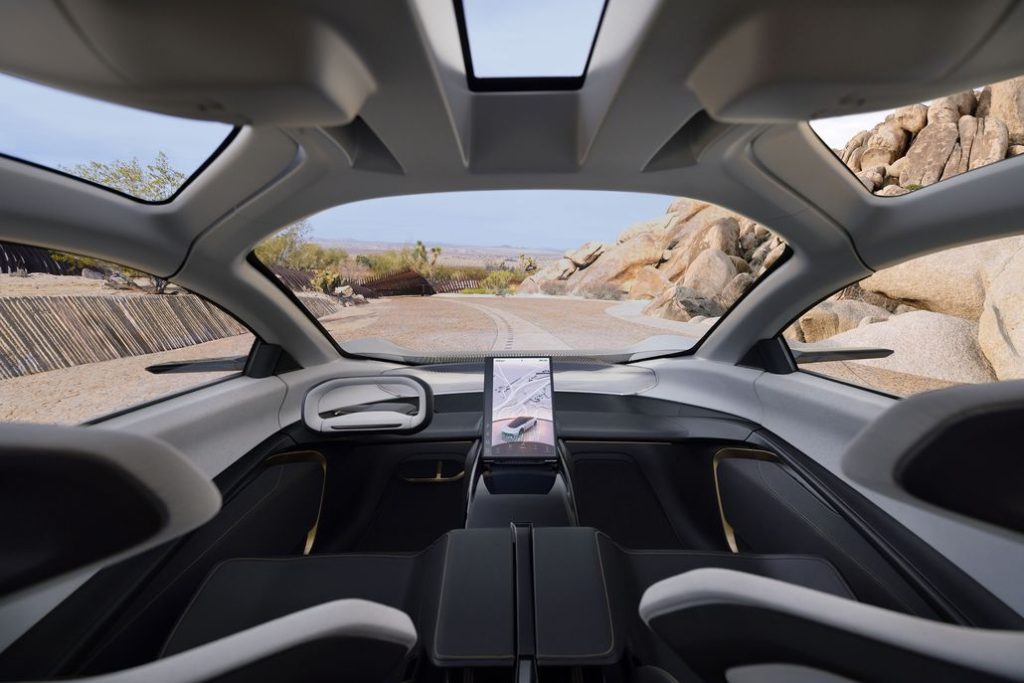 The interior of the Chrysler Halcyon Concept is an immersive environment with an almost 360-degree range of view, possessing a duality that delivers a “digital detox” cockpit through stress-free autonomous features.