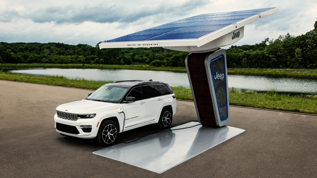 Jeep Grand Cherokee 4xe Charging at a Jeep Chargepoint Front 3/4 View