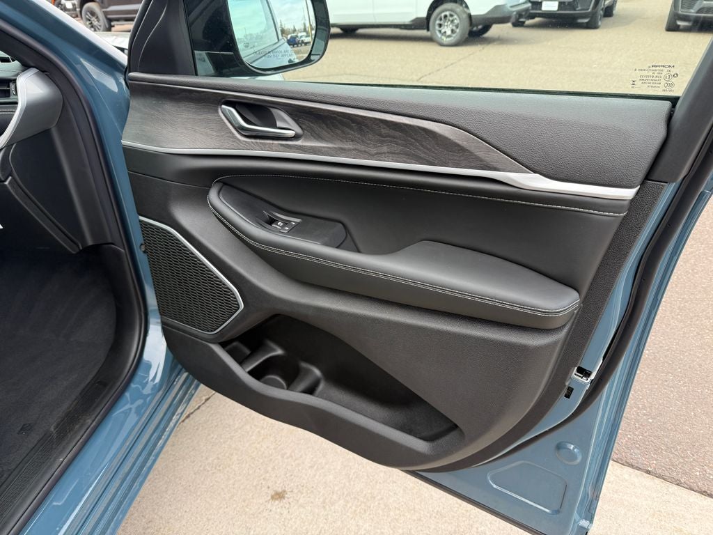 2026 Jeep Grand Cherokee Limited Reserve