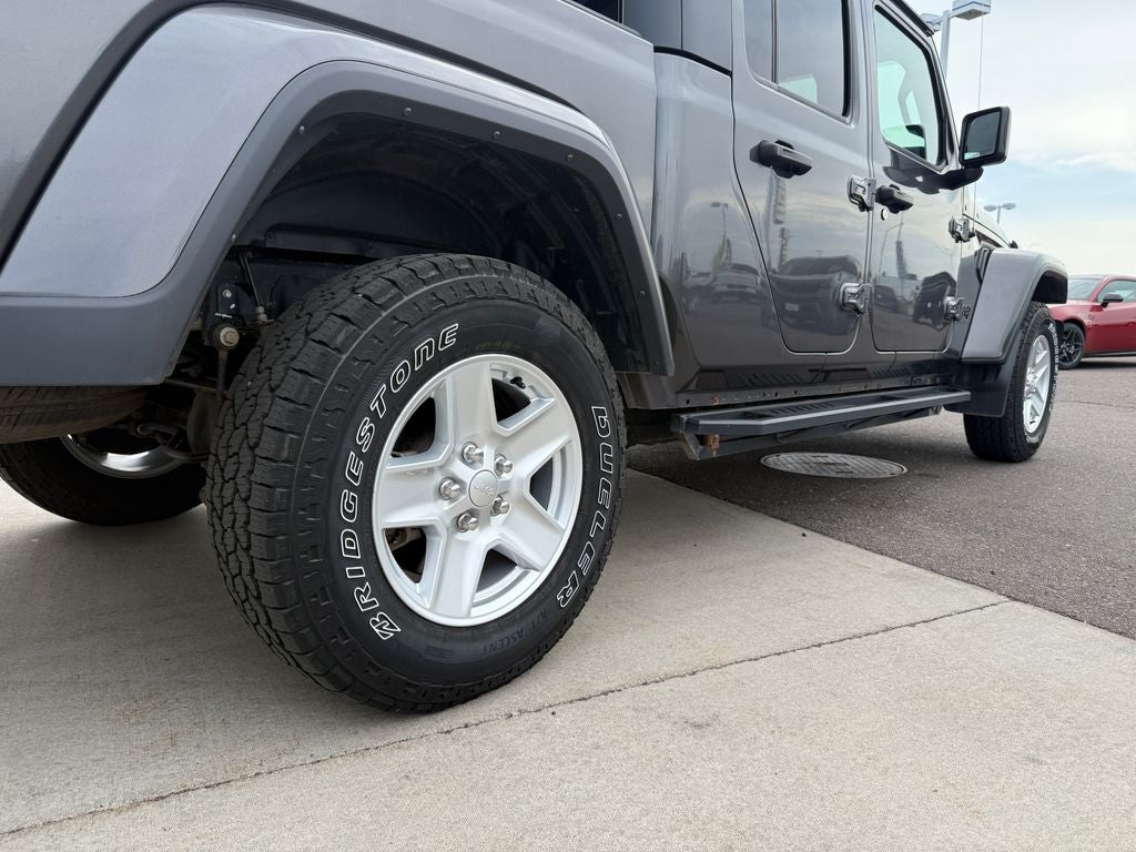 2022 Jeep Gladiator Sport