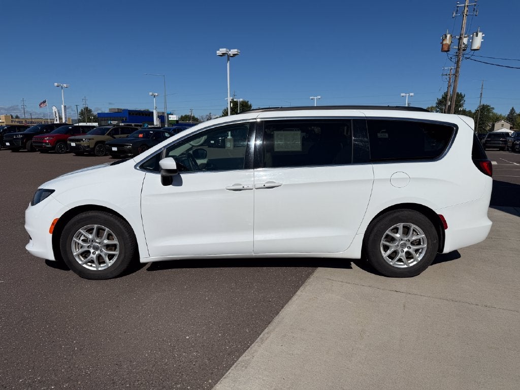 2021 Chrysler Voyager LXI