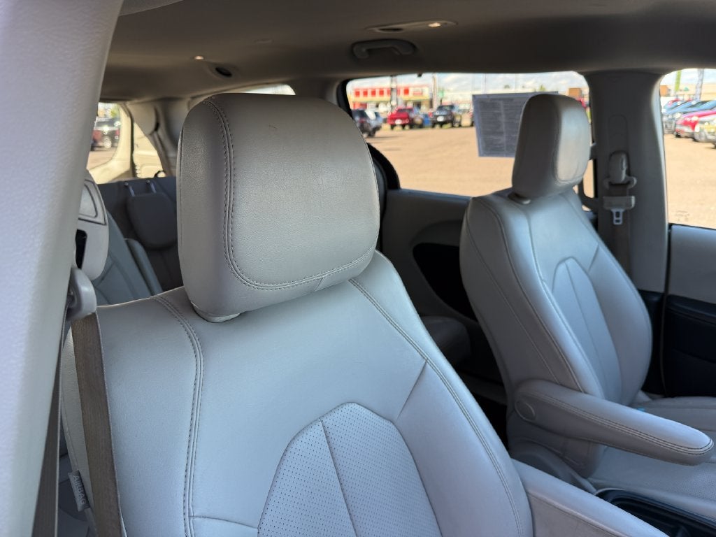 2021 Chrysler Voyager LXI