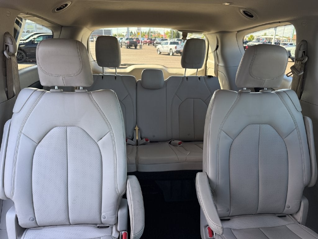 2021 Chrysler Voyager LXI