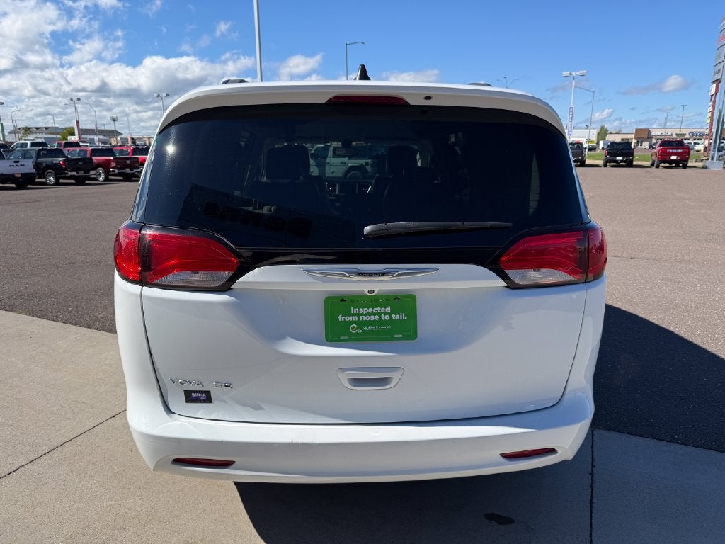 2021 Chrysler Voyager LXI