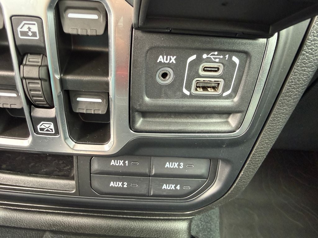 2023 Jeep Gladiator Willys