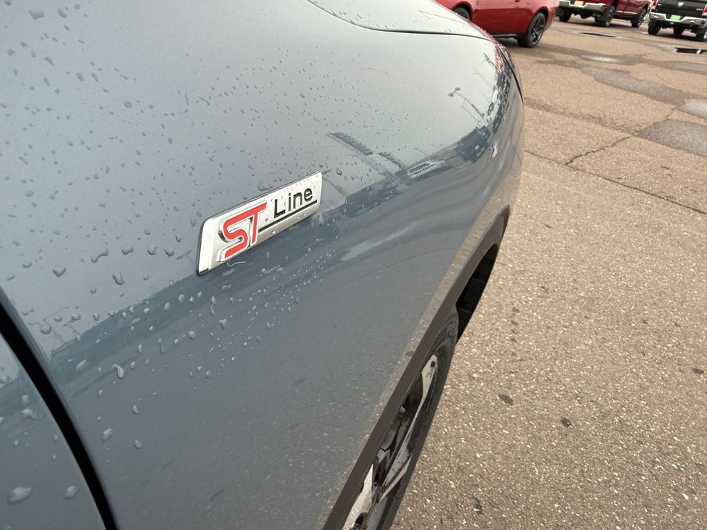 2025 Ford Escape Hybrid ST-Line Select