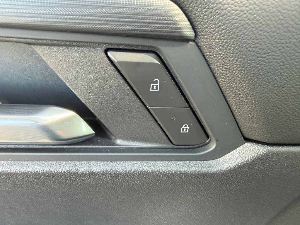 2025 GMC Acadia AT4