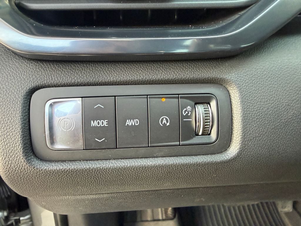 2025 GMC Acadia AT4