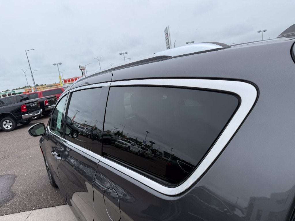 2021 Chrysler Pacifica Hybrid Touring L