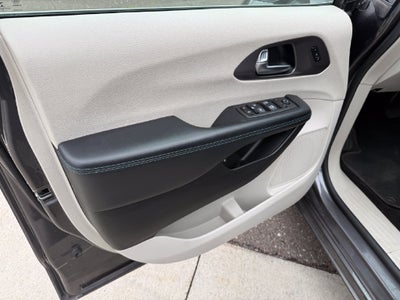 2021 Chrysler Pacifica Hybrid Touring L