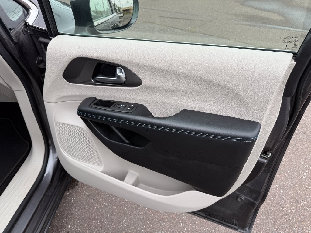 2021 Chrysler Pacifica Hybrid Touring L