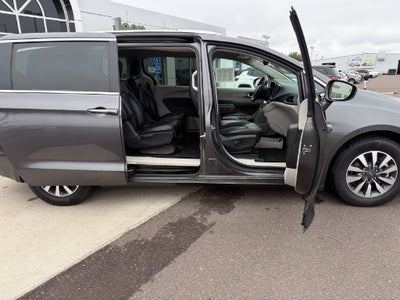 2021 Chrysler Pacifica Hybrid Touring L
