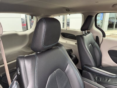 2021 Chrysler Pacifica Hybrid Touring L