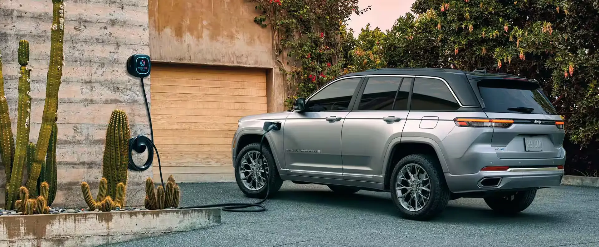 2025 Jeep Grand Cherokee 4xe Charging at Home