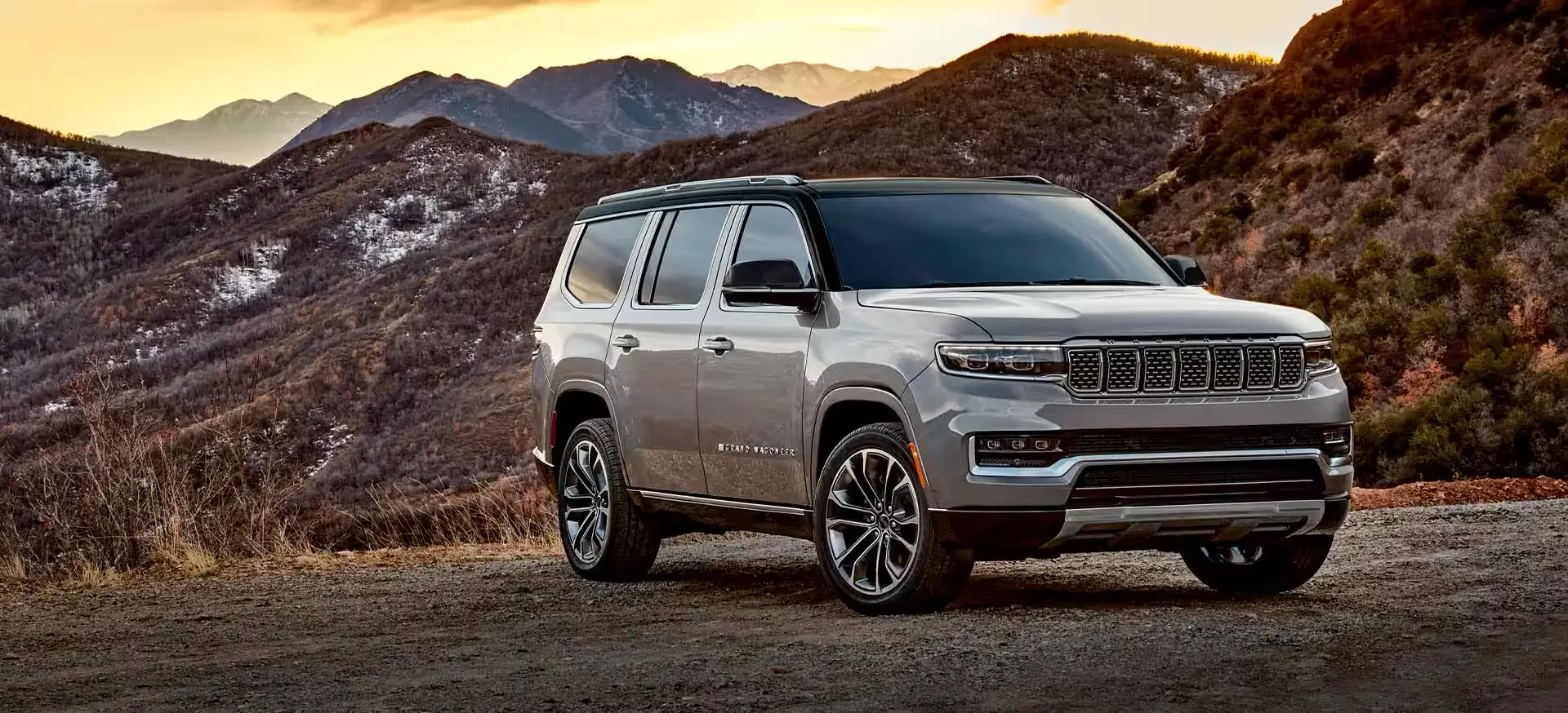 2025 Jeep Grand Wagoneer Front Side View
